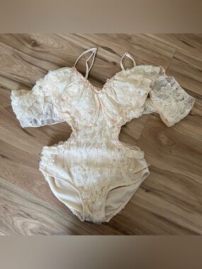 Cream Lace Cutout suit